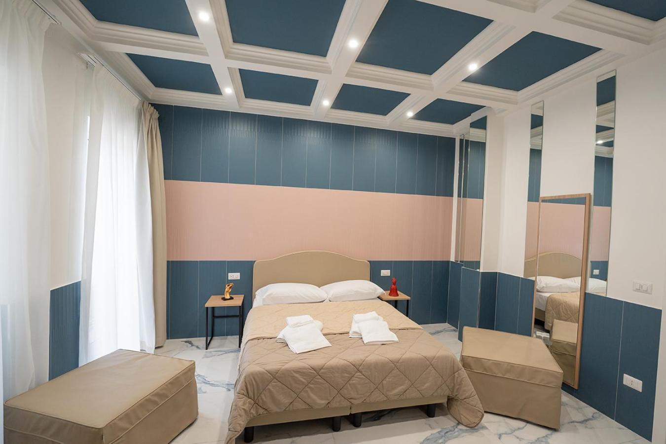 P.c. Boutique Medina H. Centro, By Clapa Group * Napels
